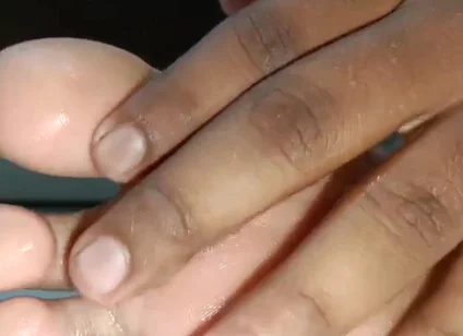 Oiled up Solo Smooth Foot Fetish Tease