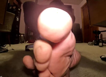 Worship My Feet While I Game!