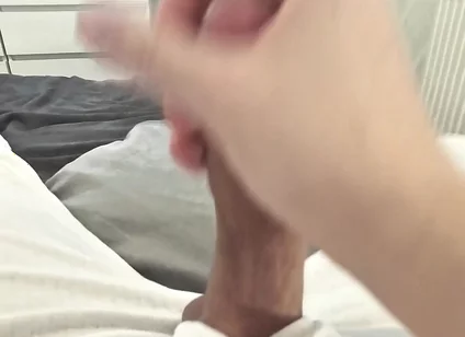 Chilled-out Wank in White Thermals While Watching Porn